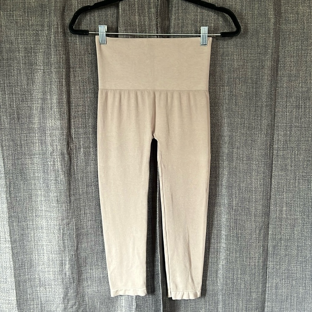 Elietian beige cropped leggings one size
